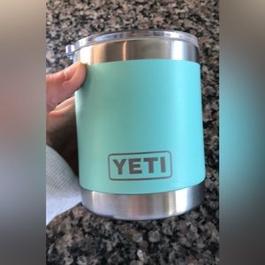 Teal Yeti tumbler. Great condition!